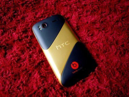 HTC Sensation XE Gold Akkudeckel Batterycover Back Cover Gehäuse 04.jpg