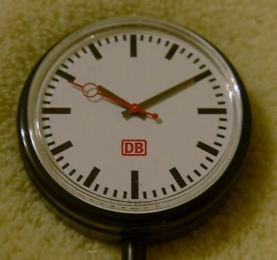Deutsche-Bahn-DB-Tisch-und-Taschenuhr.jpg