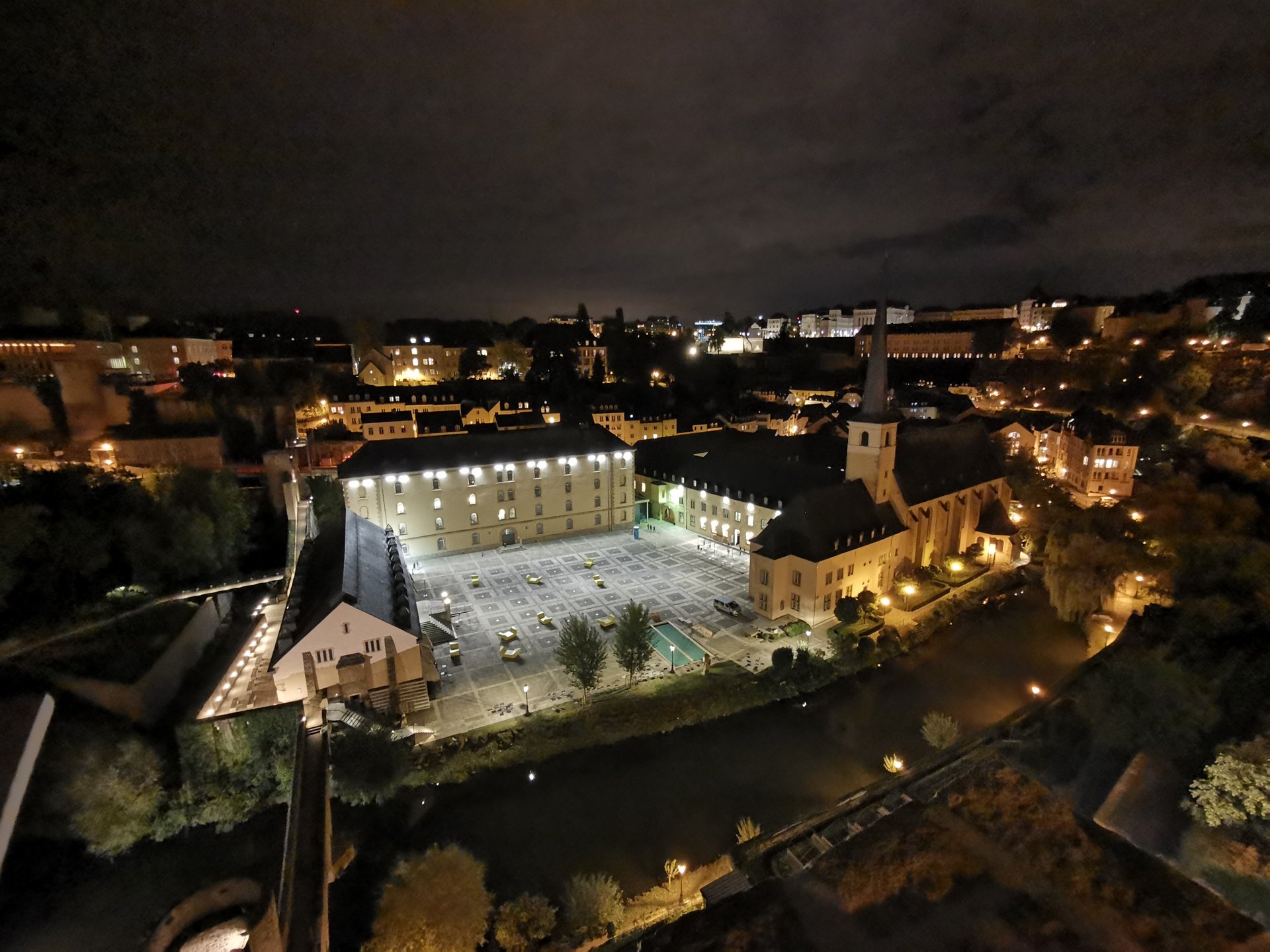 P30Pro_IMG_20190928_214323.jpg