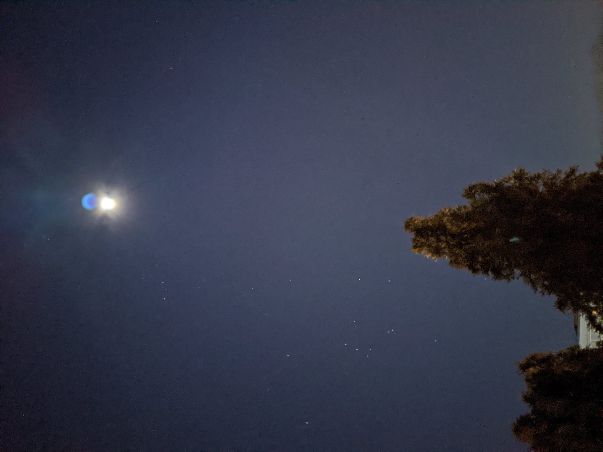 PXL_20201226_193252042.NIGHT.jpg