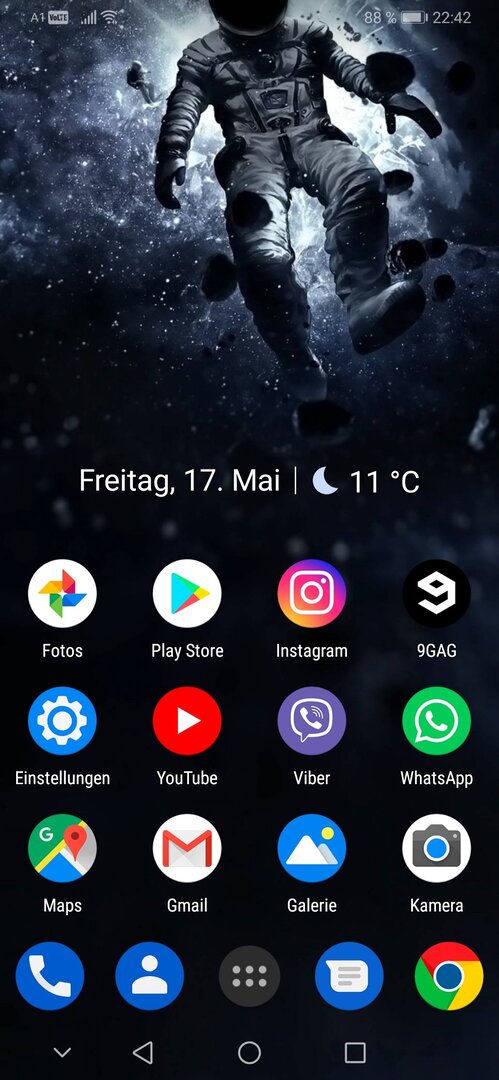 Screenshot_20190517_224244_com.teslacoilsw.launcher.jpg