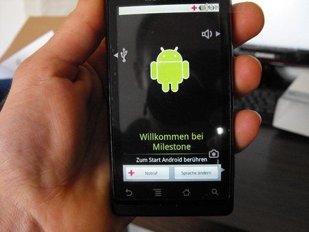 motorola-milestone5.jpg