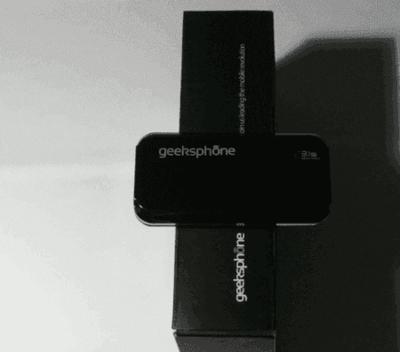 GeeksPhone-ONE-1-600x528.png