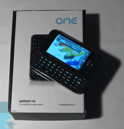 geeks-phone-one-unboxing5.png