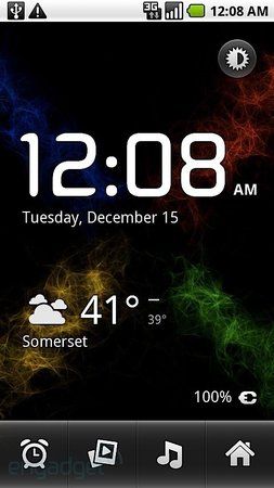 android-2.1---clock---engadget.jpg