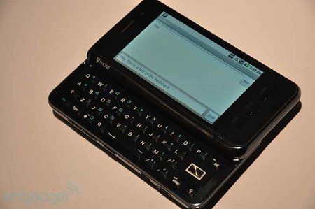 saygus-vphone-hands-01.jpg