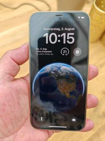 iphone 1.jpg
