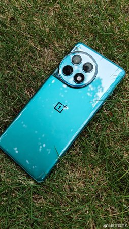 oneplus_ace_2_pro_vo_vsej_krase_na_studijnyh_foto_16.jpg oneplus_ace_2_pro_vo_vsej_krase_na_studijnyh_foto_16.jpg