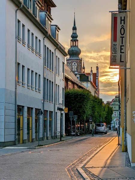 PXL_20230901_ Dom Mühlenstraße sunset 2023.jpg