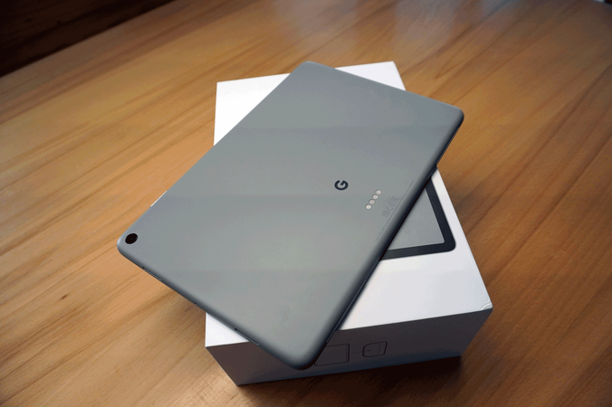 Tablet-Rueckseite.png
