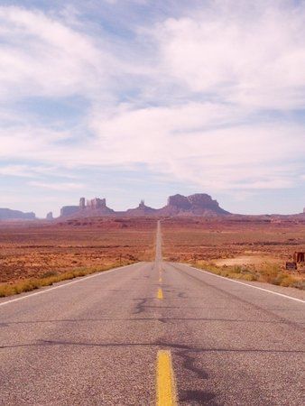 Road to Monument Valley.jpg