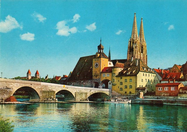 Dom und Steinerne Brücke.jpg