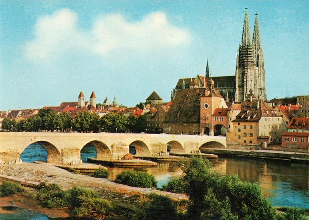 Steinerne Brücke und Dom.jpg