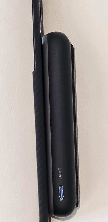 Iniu Magsafe Powerbank an Pitake_2b.jpg