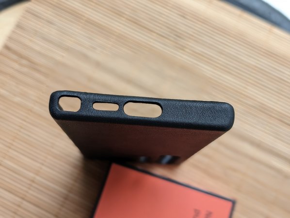 YOMEGA Leder-Magsafe-S24U_1dd.jpg