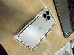 iphone_back.jpg