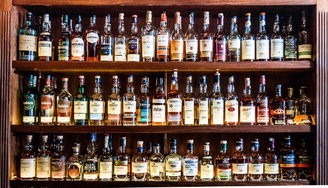 whisky-bar-5_1296x.jpg