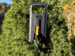 Hülle mit Karabiner (2).JPG Hülle mit Karabiner (2).JPG