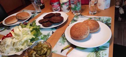 241102_burger_bausatz.jpg