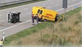 DHL.JPG