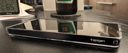 Spigen Hülle mit Glas 02.jpg