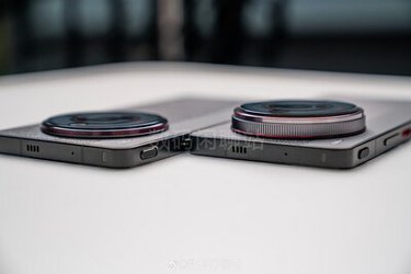 nubia_1_inch_camera_digital_chat_station_weibo_1693285341366 (1).jpg