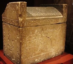 Sarcophagus-of-Prince-Thutmoses-Cat-Ta-Miu-2.jpg