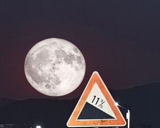mooon.jpg