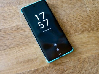 Case_Standby-Display_1.JPG