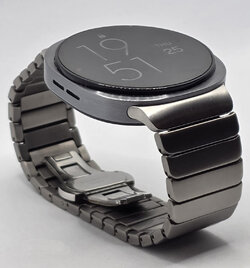 GW8 44mm Graphite mit Armband Silber.jpg