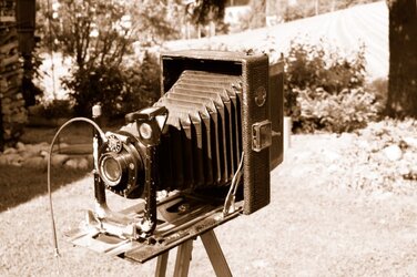 ein-fotoapparat-aus-zeit-da-18809.jpg