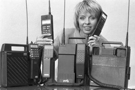 846022,488698,highRes,maxh,480,maxw,480,Die+ersten+Mobiltelefone%2C+die+%E2%80%9EPortys%E2%80%9C.jp