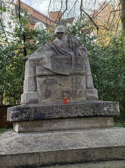 Soldatendenkmal-X300.jpg
