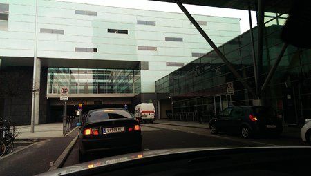 09_htc_one.jpg