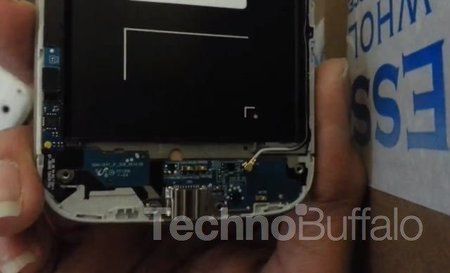 Samsung-Galaxy-S4-Teardown-Close-up-005.jpg