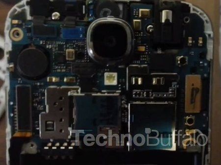 Samsung-Galaxy-S4-Teardown-Close-up-006.jpg