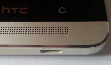 HTC One Spalt.jpg