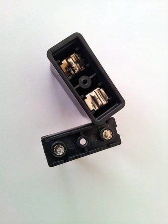 2-Kurzschluss-Kontakt-1_1.jpg 2-Kurzschluss-Kontakt-1_1.jpg