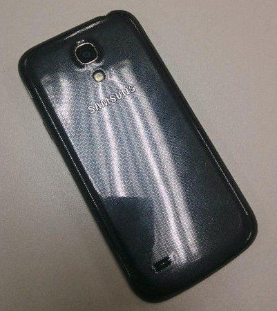 201870d1368349653-update-samsung-galaxy-s4-mini-neue-mutmassliche-specs-mit-schoenheitsfehler-02.jp