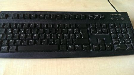 tastatur auto.jpg
