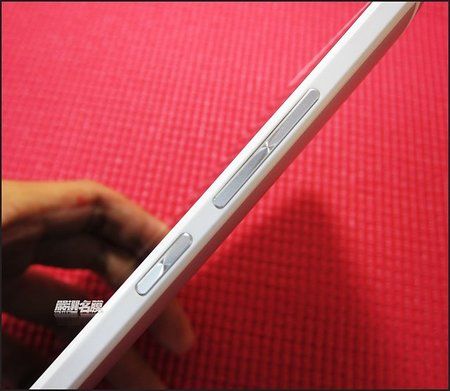 HTC-One-Max-Screen-Protector-Image-6.jpg