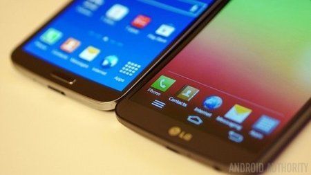 LG-G-Flex-vs-Samsung-Galaxy-Round-Quick-Look-Hands-on-AA-6-of-11-645x362.jpg