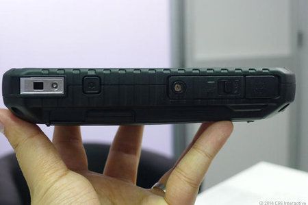 35835289-_Panasonic_Toughpad_FZ-X1-03_610x405.jpg
