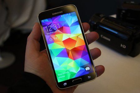 samsung-galaxy-s5-hands-on.jpg