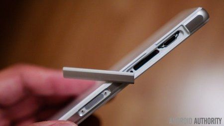 sony-xperia-z2-unboxing-13-of-24-710x399.jpg