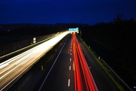 lange-belichtungszeit-ueber-autobahn-getestet-fdff033b-6bd7-4181-9ce2-48f3238d4478.jpg