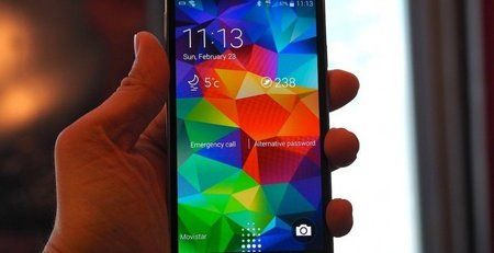 samsung-galaxy-s5-amoled0-820x420.jpg