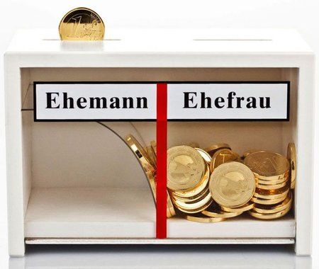 http___www.hochzeitsportal24.de_wp-content_uploads_469_Hochzeitsgeschenk-Lustige-Spardose-Eheleu.jp