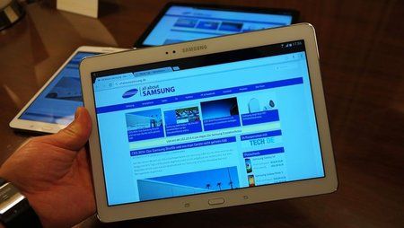 1000x563xGalaxy_Tab_Pro_101_handson_1.jpg.pagespeed.ic.bfcrUR_1d0.jpg