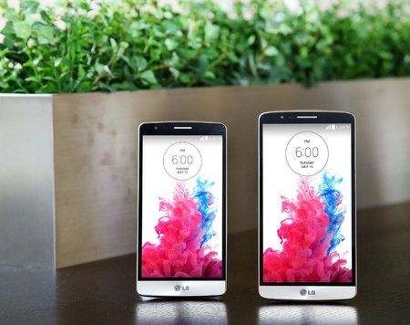 LG_G3_Beat(left)_and_LG_G3(right).jpg